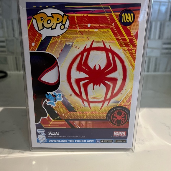 Marvel Across the Spider-Verse Spider-Man Marvel Corps Exclusive Funko Pop 1090 - Picture 3 of 6